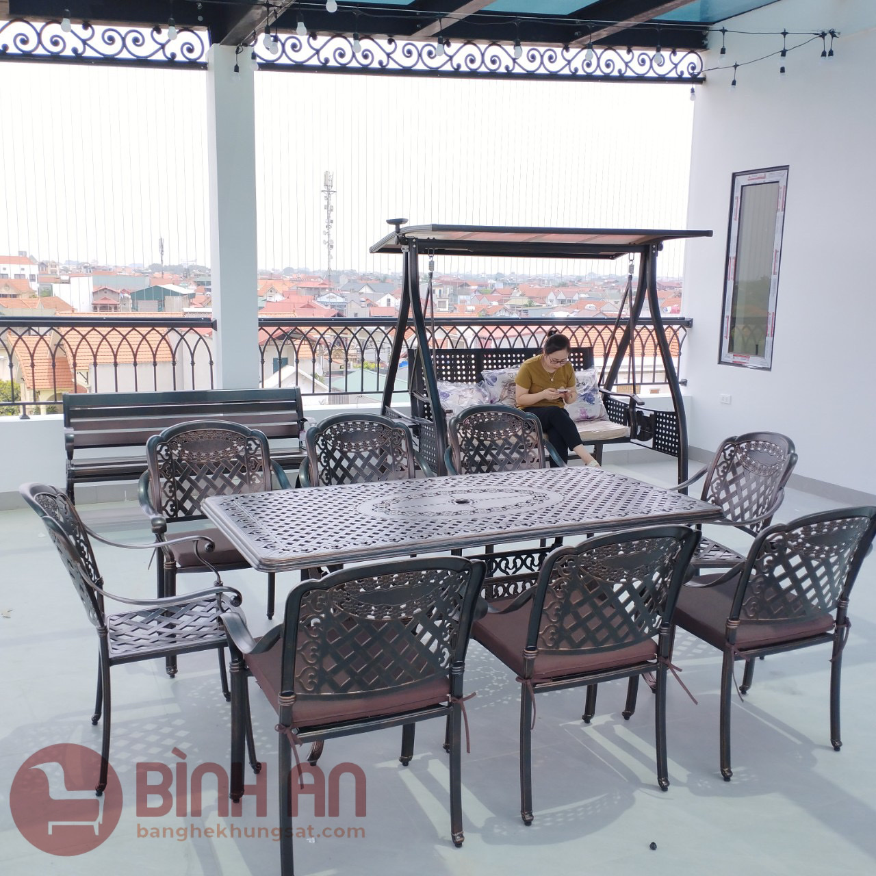 Giao hàng thành công 3 sản phẩm bàn ghế sân vườn ngoài trời cho khách hàng tại Long Biên