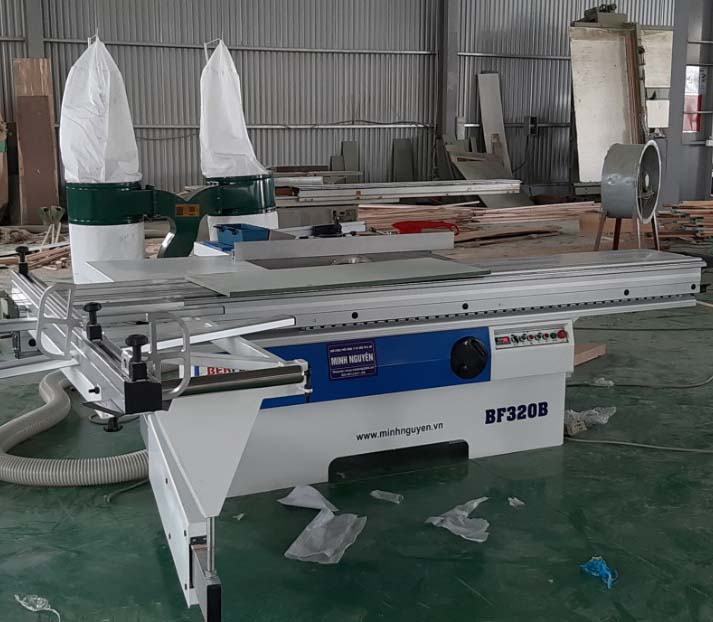 Máy cưa bàn trượt, panel giá rẻ được các xưởng gỗ nội thất tin dùng