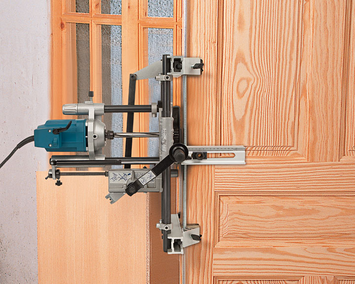Máy khoan lỗ ổ khóa - 7 phút để đục xong lỗ ổ khóa?