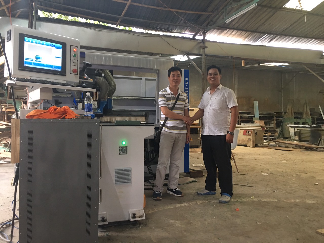 Máy khoan cam chốt CNC 5 mặt cùng 1 lúc