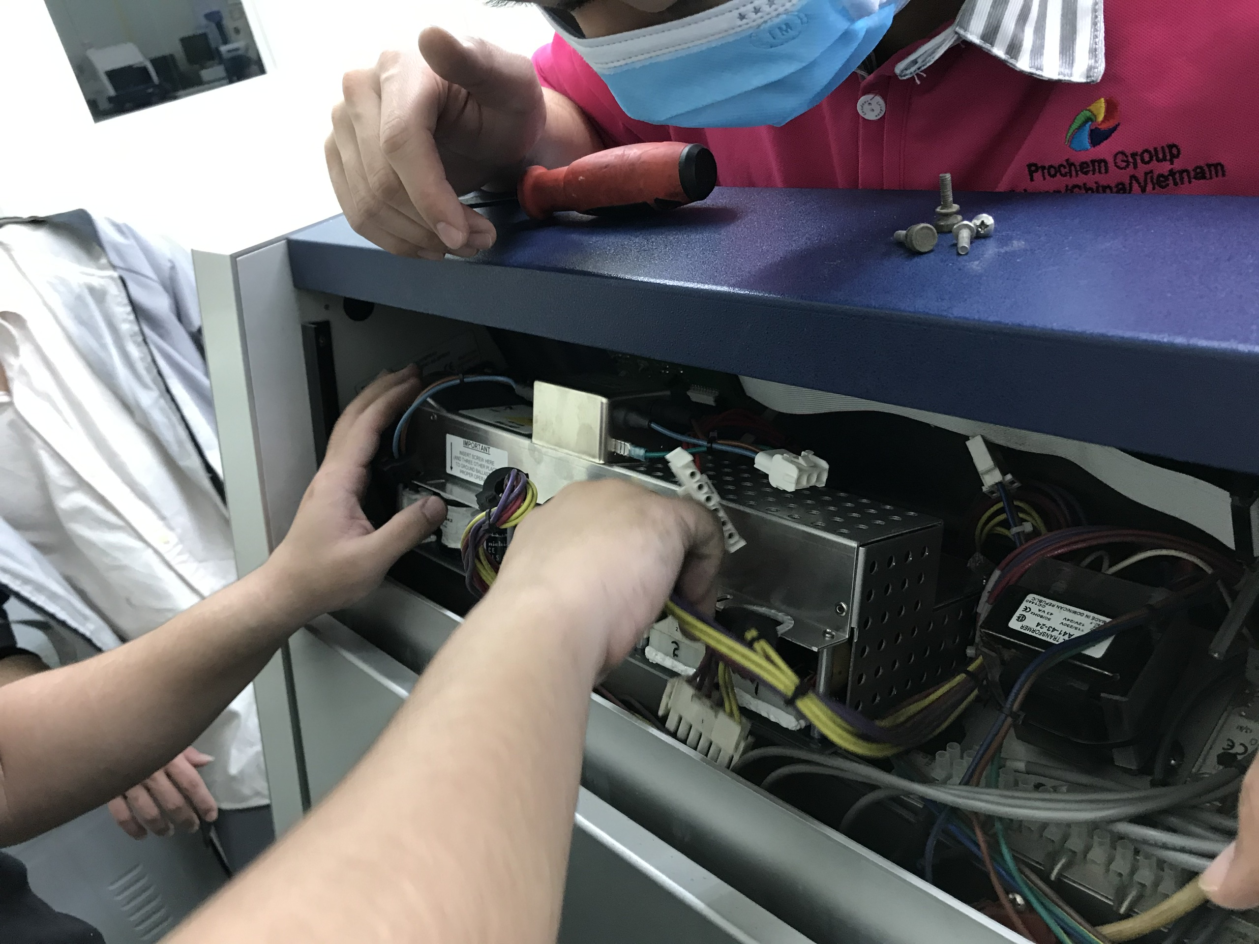Sửa chữa máy test QUV