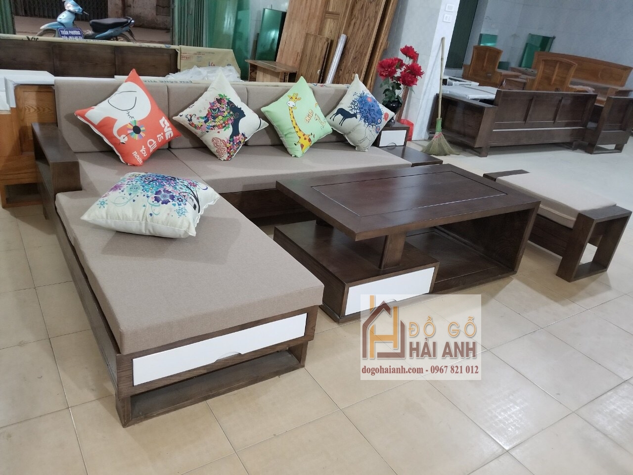 CÁC YẾU TỐ ĐÁNH GIÁ BỘ BÀN GHẾ PHÒNG KHÁCH GỖ SỒI CHẤT LƯỢNG