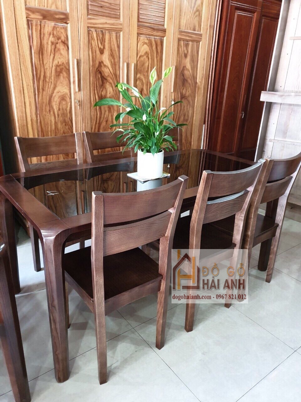 Mua bàn ăn gỗ sồi mặt đá tại Hà Nội ở đâu thì uy tín?