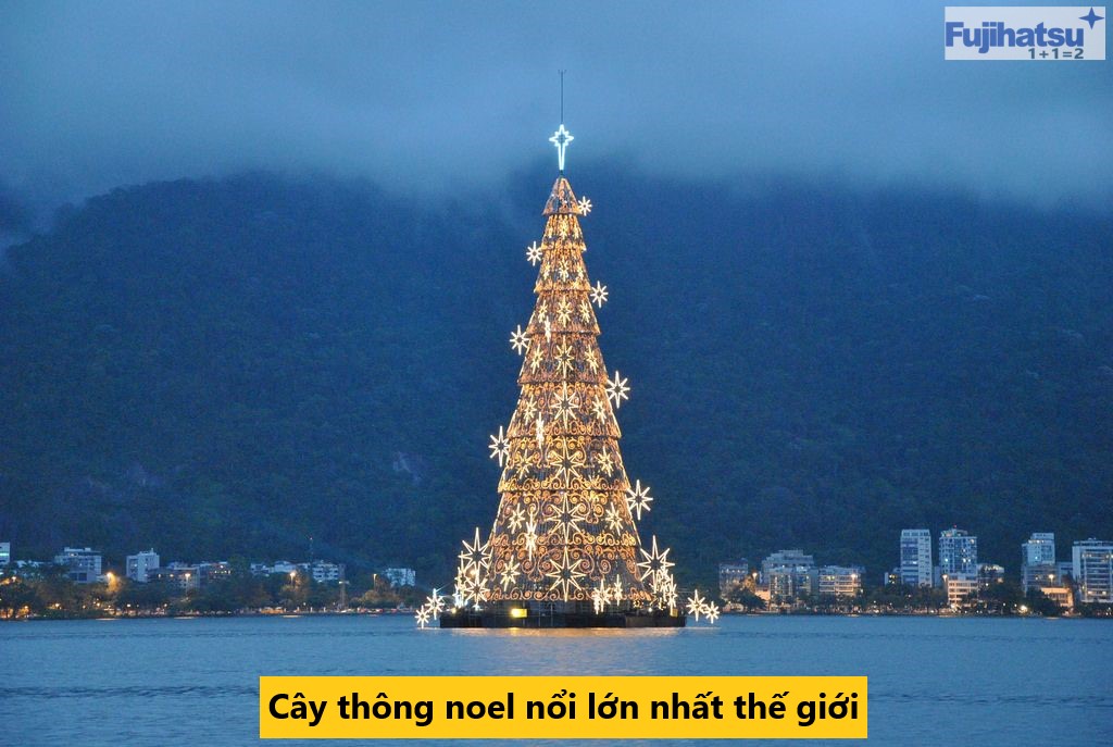 Cây thông noel nổi trên mặt nước lớn nhất thế giới theo Guinnessworldrecords