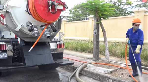 Thông cống nghẹt Dĩ An chỉ 100k, sạch 99% - BH 12 tháng