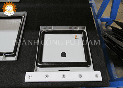 Công nghệ sản xuất gioăng phớt bằng máy phun PU
