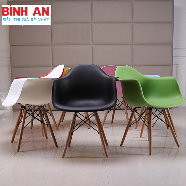 Tại sao nhiều người chọn ghế cafe chân gỗ Eames