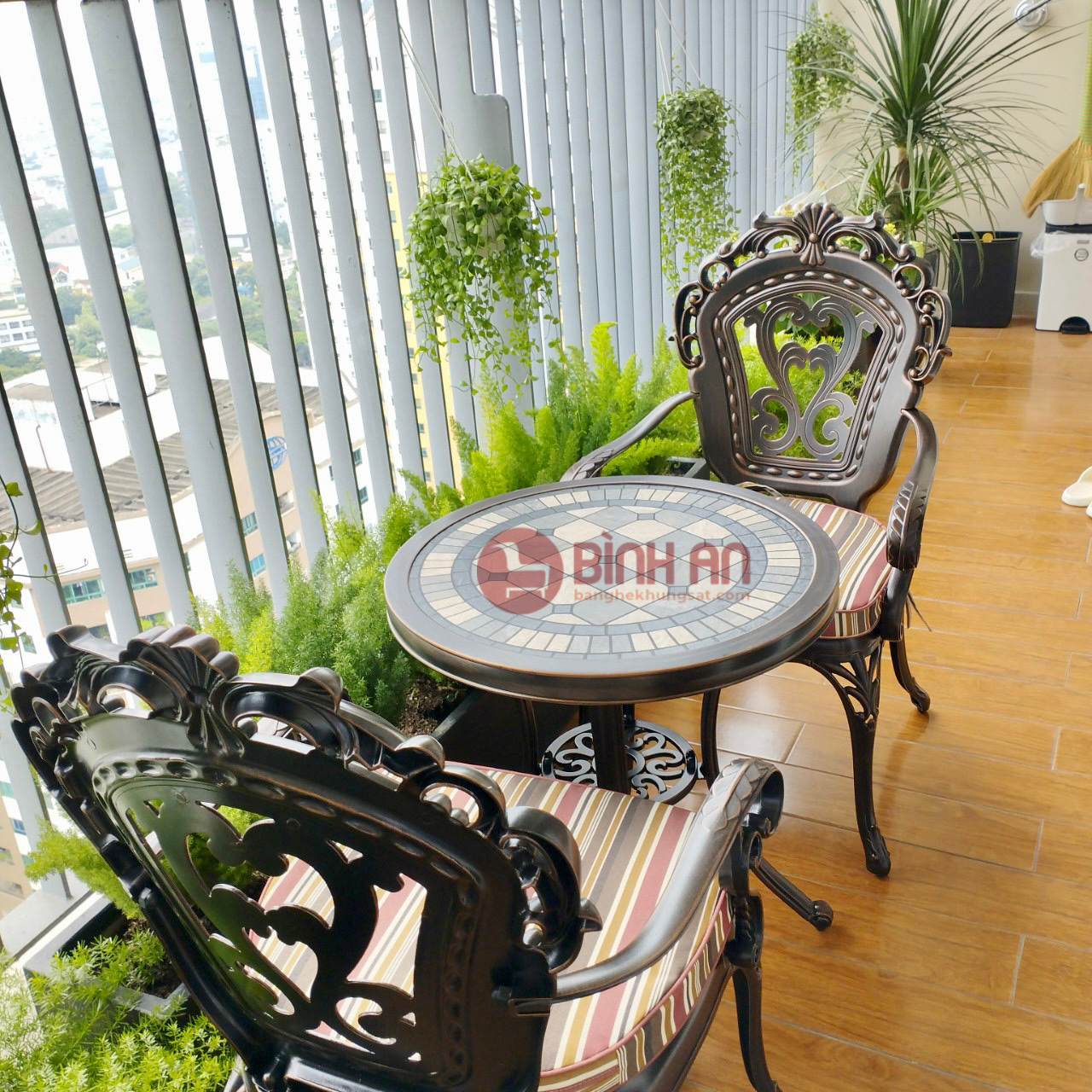 BÀN GHẾ BAN CÔNG - GÓC THƯ GIÃN CỦA CẢ GIA ĐÌNH