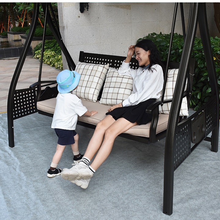 Xích đu ngoài trời nhôm đúc: Sự lựa chọn hoàn hảo cho không gian sang trọng