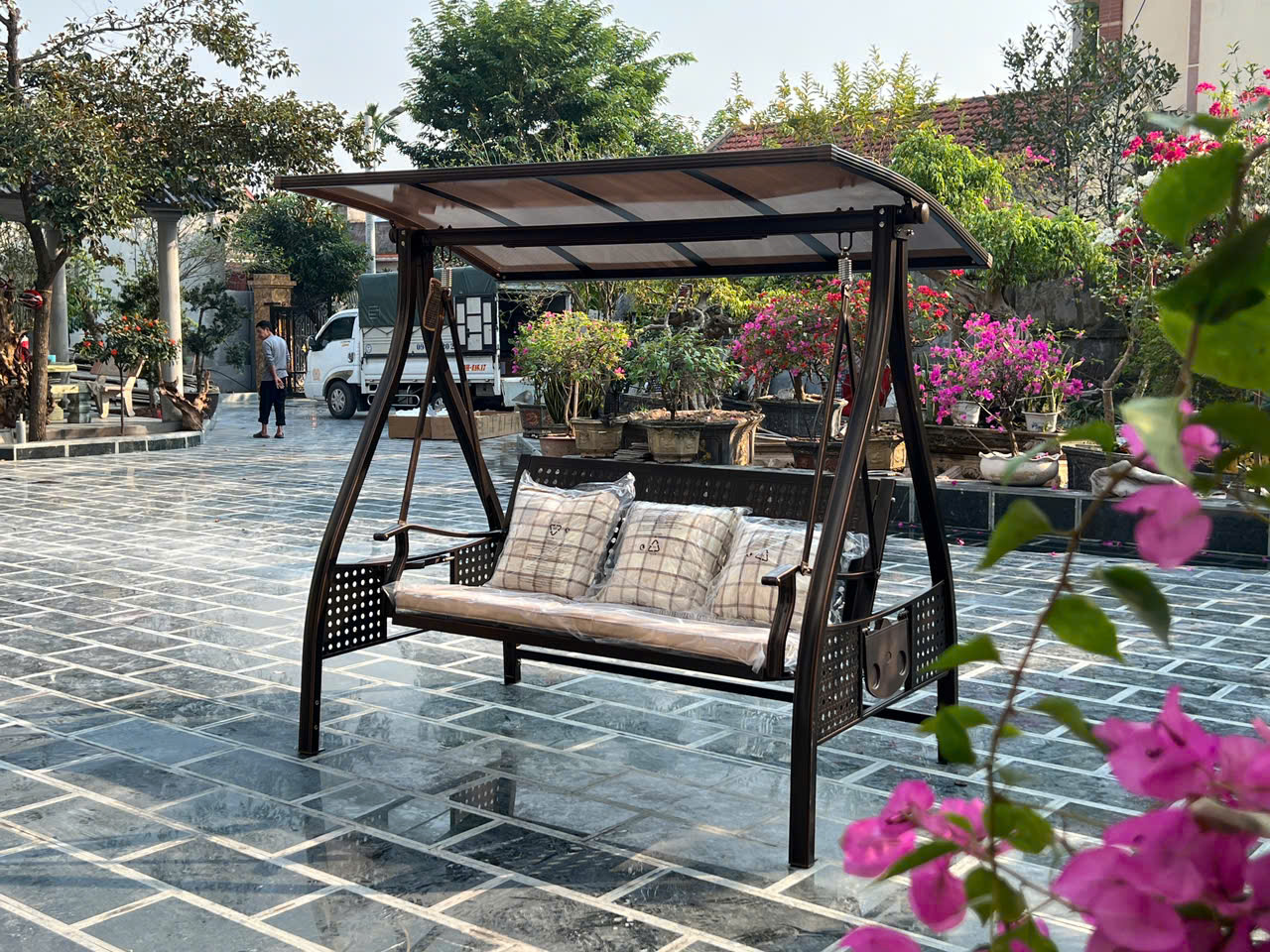 Xích Đu Nhôm Đúc 3 Chỗ – Sự Lựa Chọn Hoàn Hảo Từ Nội Thất Bình An Đã Có Mặt Tại Vĩnh Phúc!