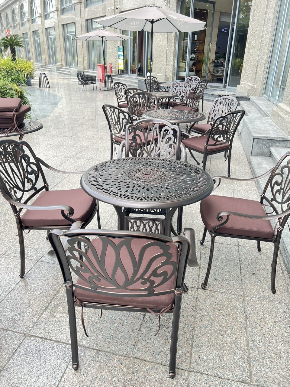Giao 5 Bộ Bàn Ghế Sân Vườn Nhôm Đúc D90 Cho Khách Sạn Mandala Bắc Ninh
