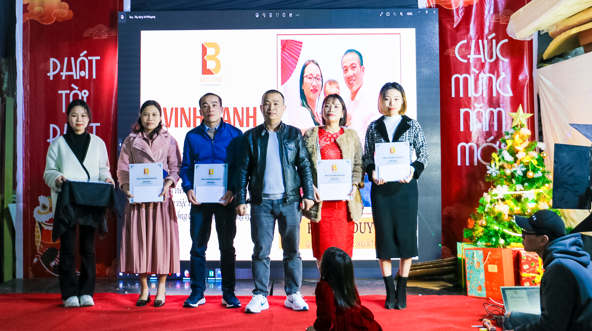Buổi tiệc tất niên cuối năm của gia đình Bảo Long