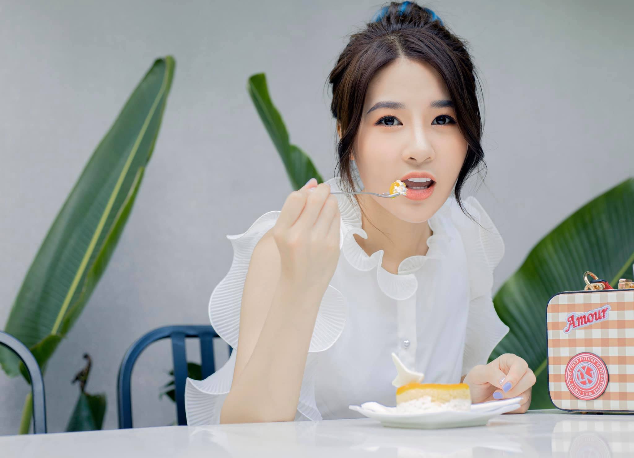 Nhan sắc "lên hương" của Á Khôi Đỗ Hà Trang sau khi làm răng sứ tại Charm Dental