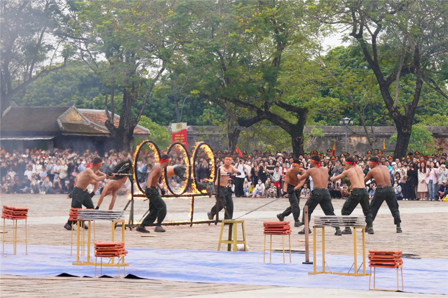 Mãn nhãn với những màn trình diễn ấn tượng tại Lễ khai mạc Đại hội khỏe Vì an ninh Tổ quốc lần thứ IX