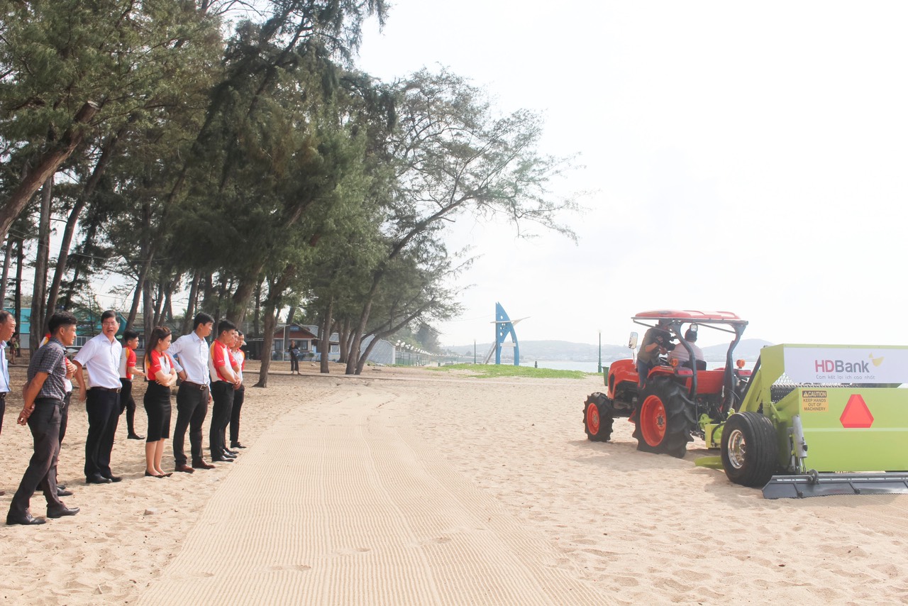 Bàn Giao Máy Sàng Cát Làm Sạch Bãi Biển TP.Phan Thiết