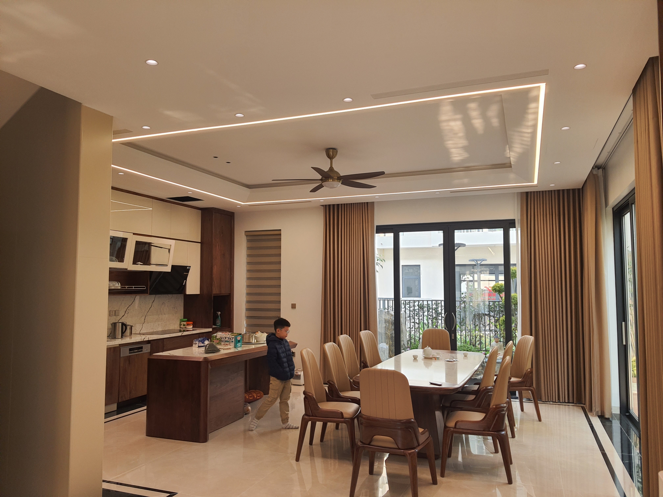 Biệt Thự Nên Lắp Điều Hòa Multi Hay Trung Tâm VRV Daikin? So Sánh Từ Kỹ Sư HVAC