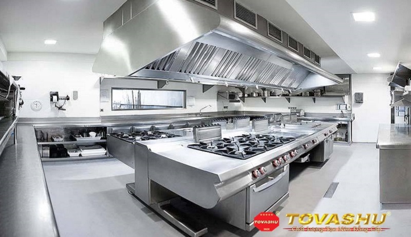 Nên chọn tủ bếp gỗ hay tủ bếp inox?