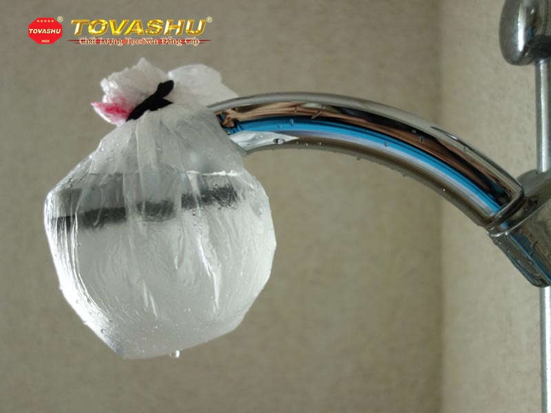 Vòi sen hết bị tắt nước mà không tốn công tháo lắp, đơn giản tại nhà