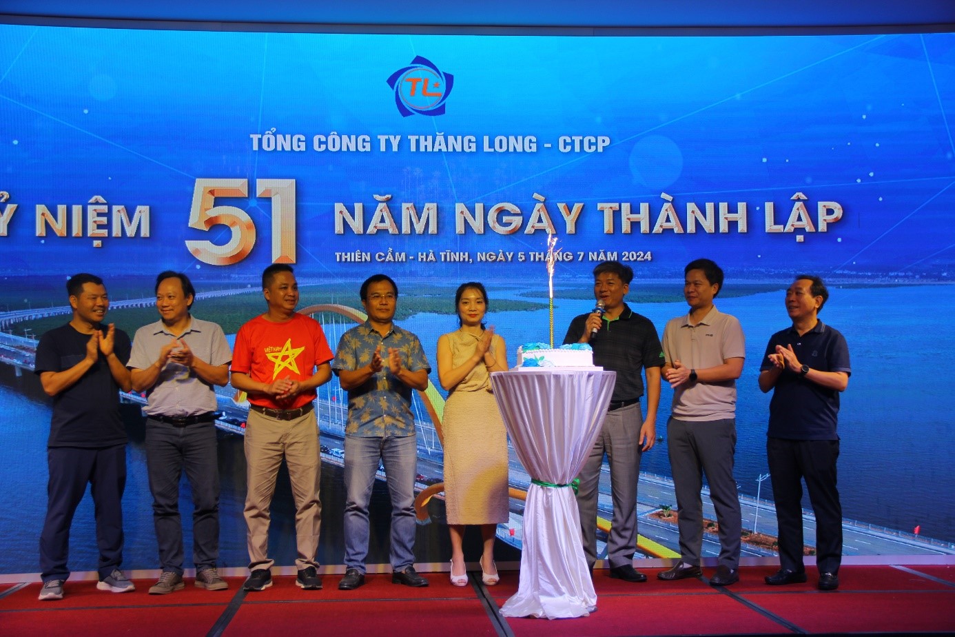 Tổng công ty Thăng Long tổ chức kỷ niệm 51 năm ngày thành lập.