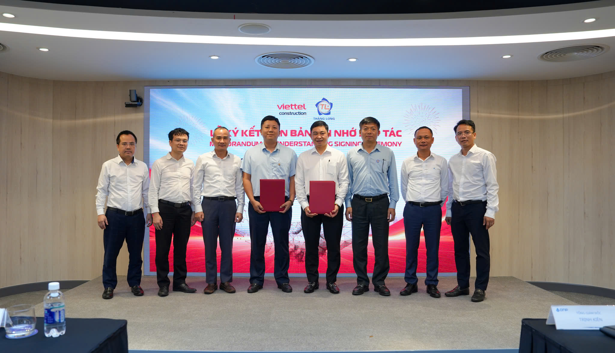 Tổng Công ty Thăng Long -CTCP, Viettel Construction và DNP Holding ký biên bản hợp tác