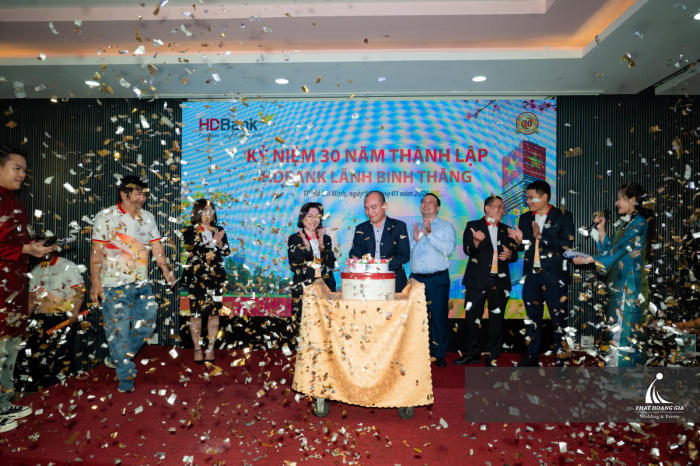 LỄ KỶ NIỆM 30 NĂM THÀNH – HDBANK LÃNH BINH THĂNG