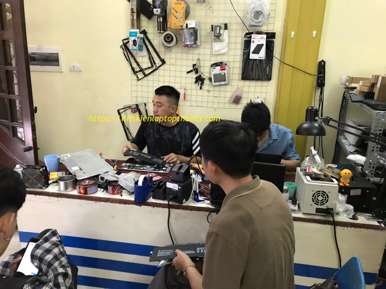 Mua Pin Laptop Hp Chính Hãng Ở Đâu ?