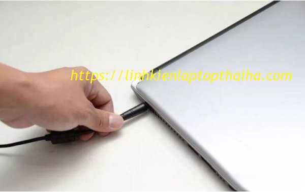 Cách sửa Bàn Phím MacBook A1466 bị đổ nước