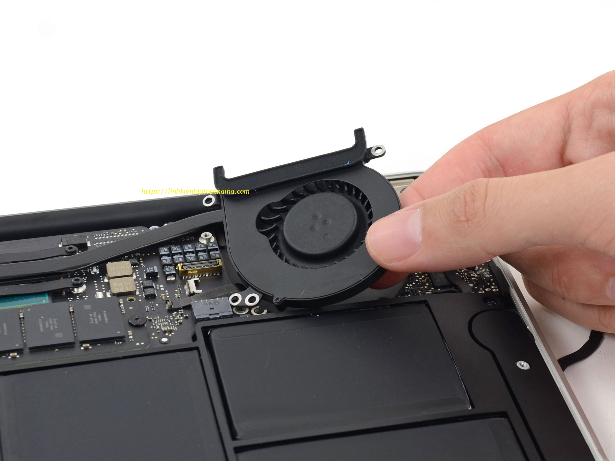 Hướng dẫn cách vệ sinh quạt MacBook ngay tại nhà