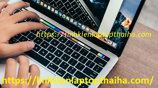 Sửa chữa thanh cảm ứng trên Macbook Pro không phản hồi