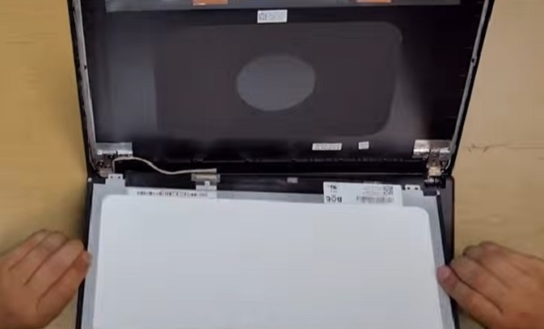 Dịch vụ thay màn hình laptop Dell Inspiron 15 3000 Dịch vụ thay màn hình laptop Dell Inspiron 15 3000