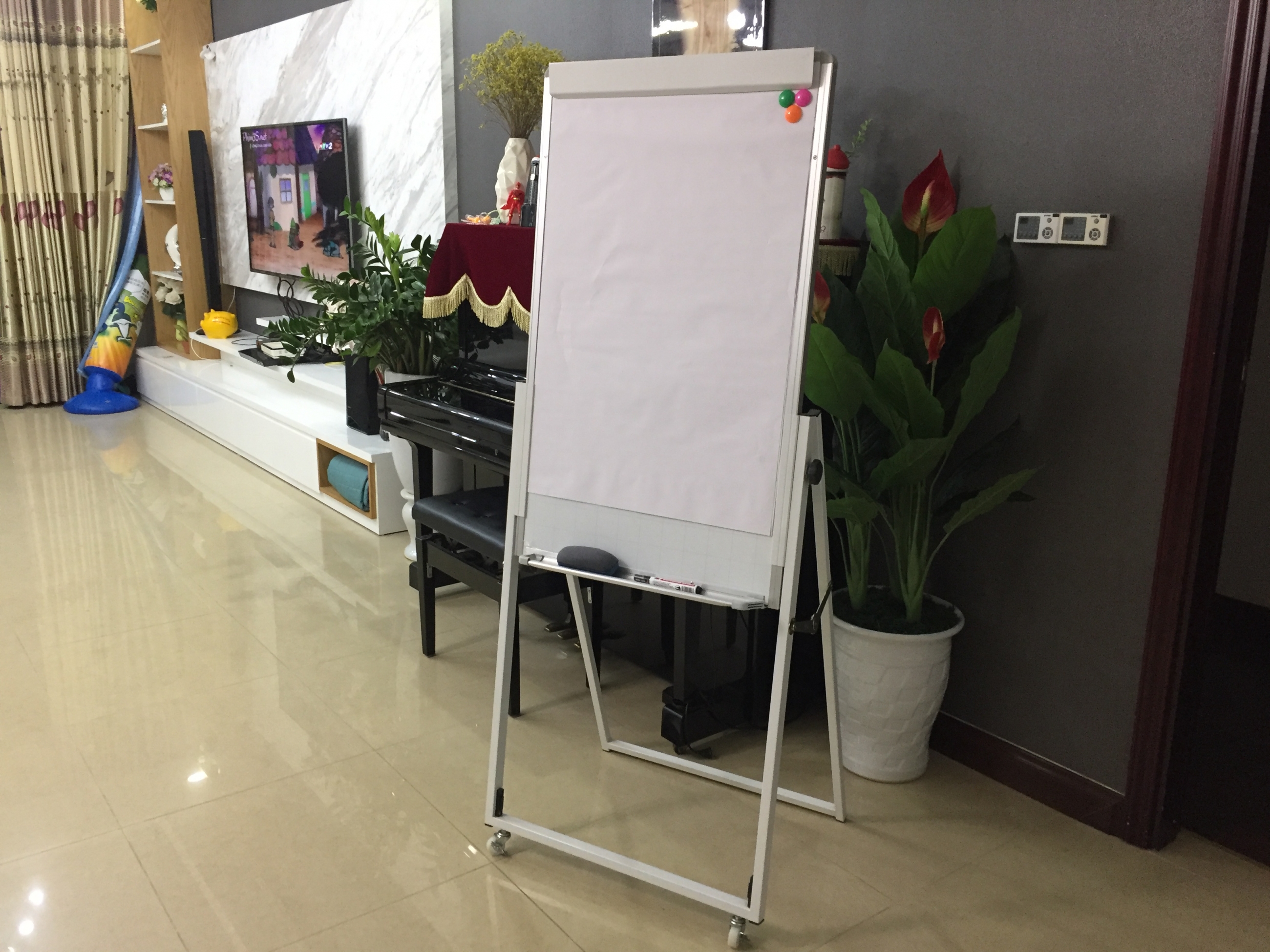 Cách lựa chọn bảng Flipchart chân gấp phù hợp