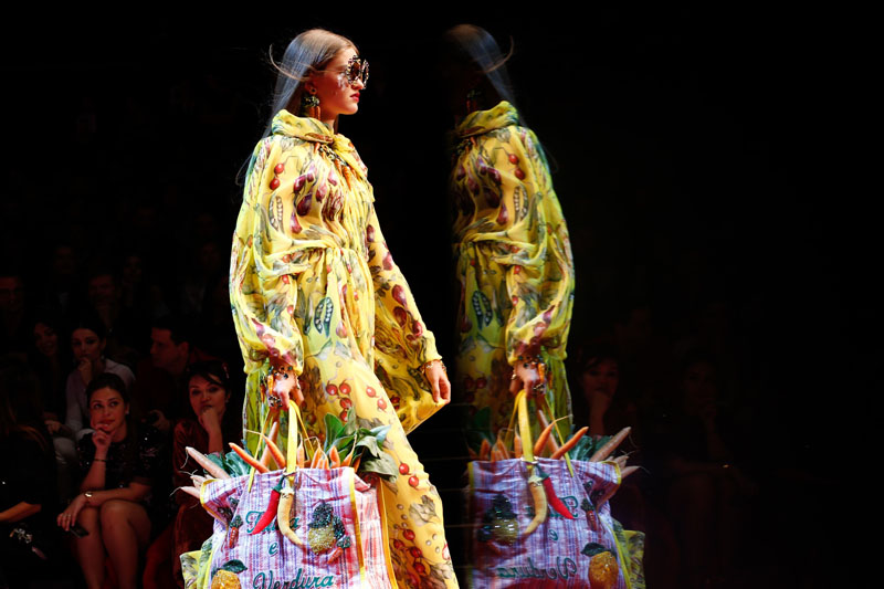 MÃN NHÃN VỚI 17 BỘ SƯU TẬP TỐT NGHIỆP XUẤT SẮC