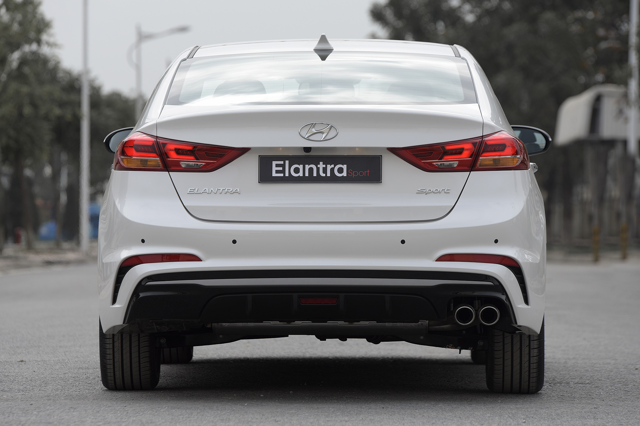 Hyundai Long Biên - Hyundai Elantra Sport - thi trường Việt Nam