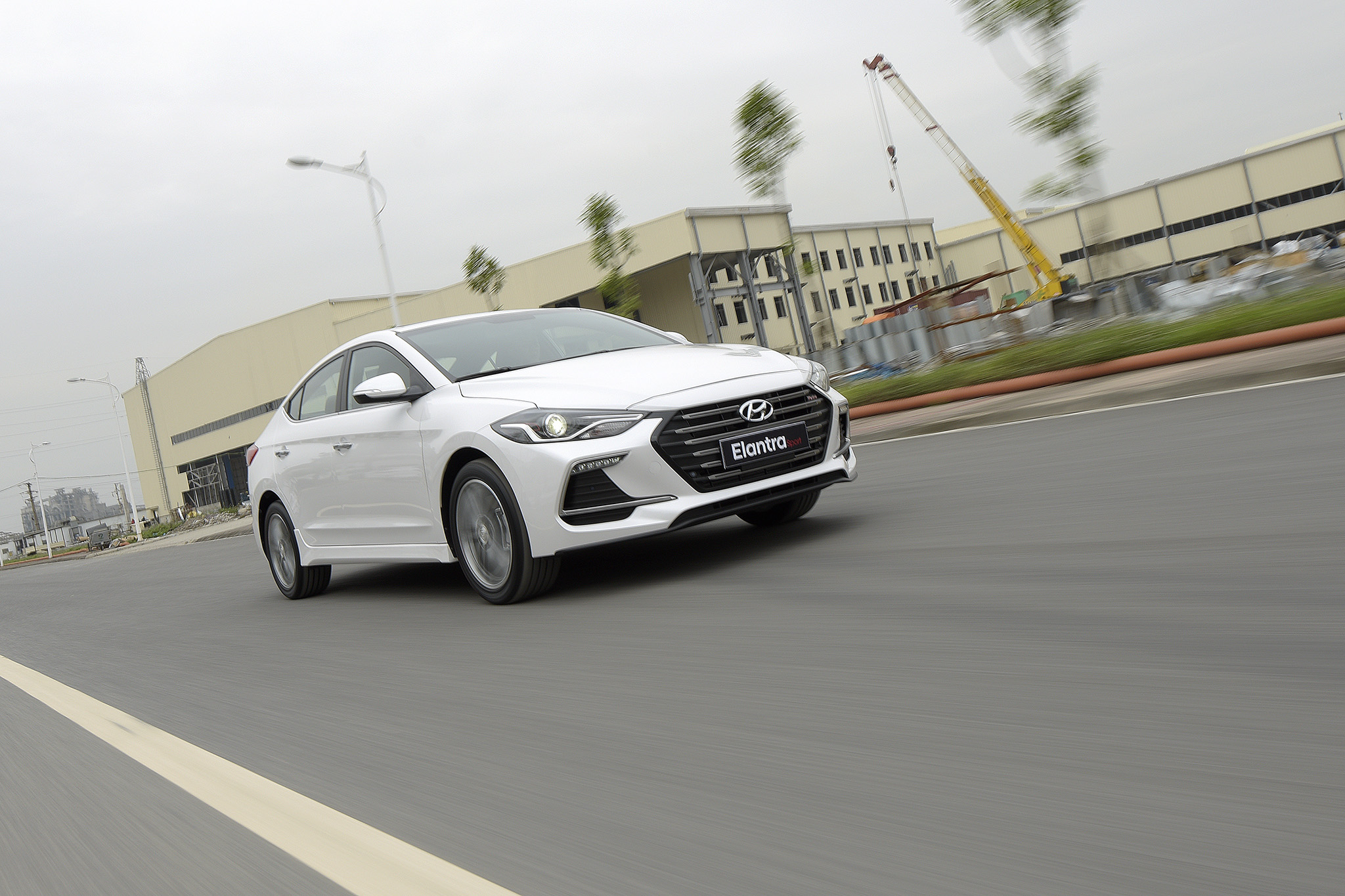 Hyundai Long Biên - Hyundai Elantra Sport - thi trường Việt Nam