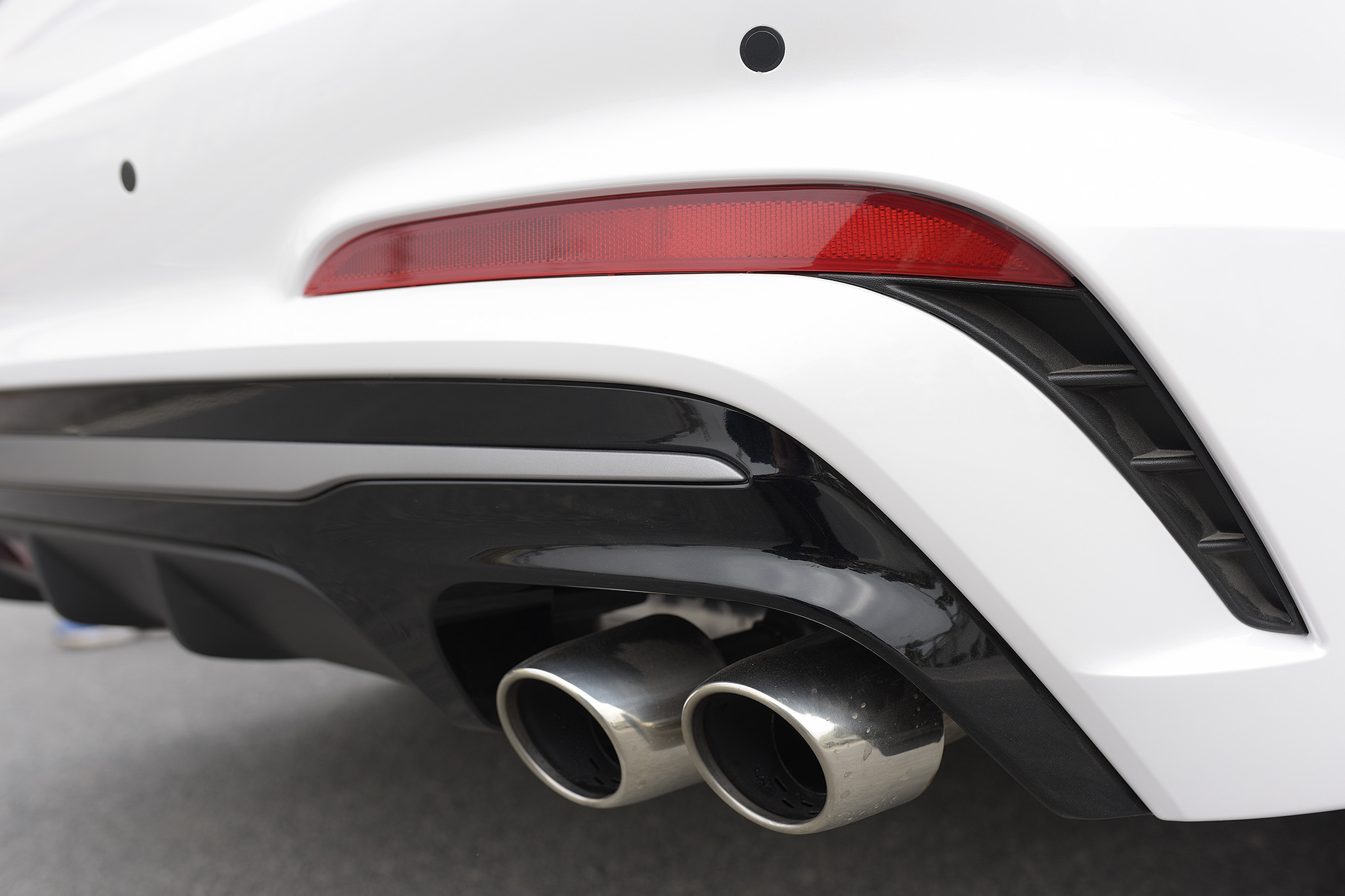 Hyundai Long Biên - Hyundai Elantra Sport - thi trường Việt Nam