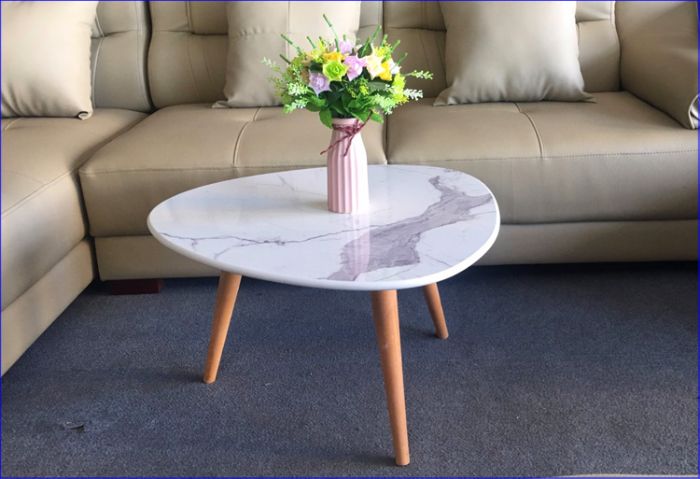 Mẫu bàn chân gỗ mặt đá được thiết kế đơn giản