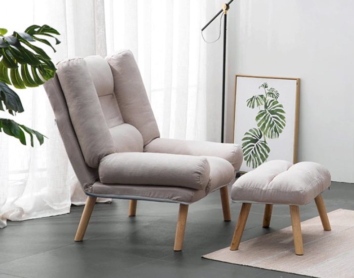 Sofa băng gỗ nhỏ gọn màu sắc tươi sáng kèm đôn