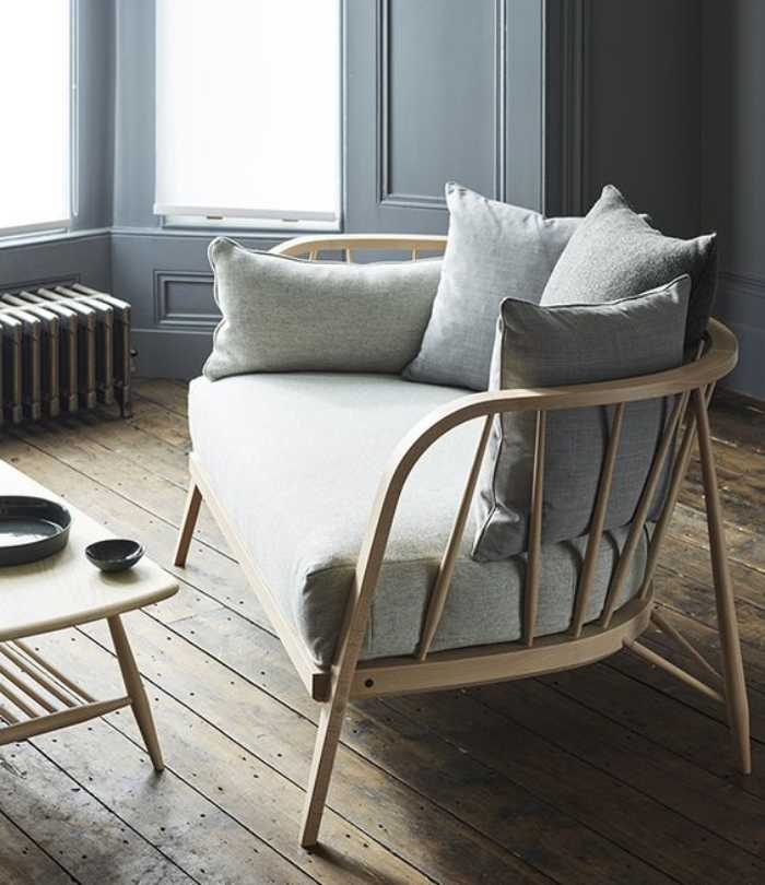 Các nan ghế thay vì sắp xếp song song nay lại được biến tấu lệch chuẩn để tăng tính nghệ thuật