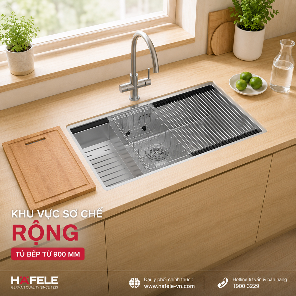 Chậu inox Häfele 567.24.477 trong khu vực sơ chế rộng với tủ bếp 900 mm