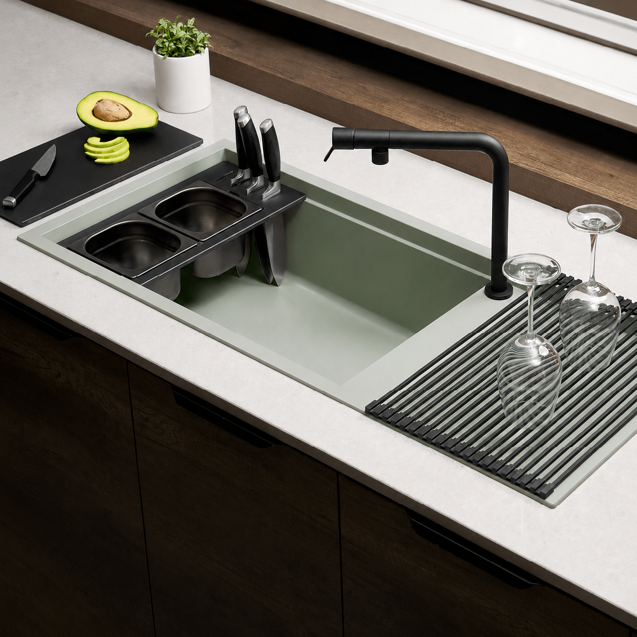 Chậu Malloca Sense K82 trong căn bếp hiện đại