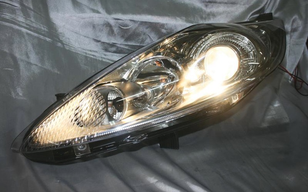 Đèn halogen thường được nhìn thấy trên các dòng xe phổ thông