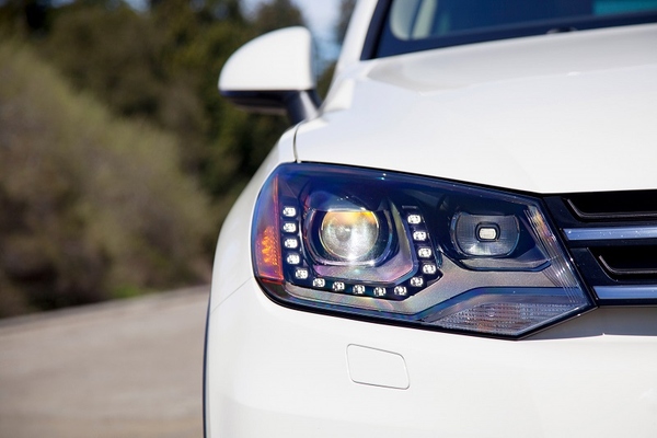 Các dòng xe cao cấp thường lắp đặt đèn pha xenon