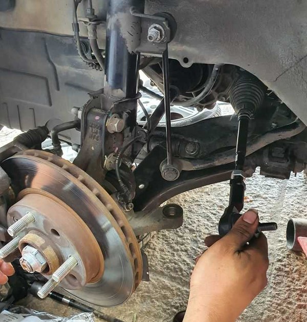 Rotuyn được ví như một “khớp nối” của hệ thống treo, gầm và hệ thống truyền động