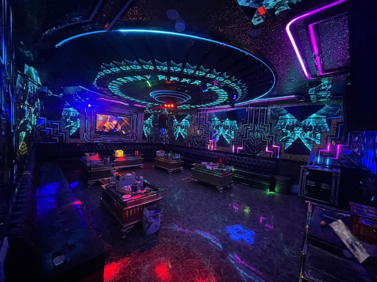 Karaoke Paris Linh Đàm | Liên Hệ Đặt Phòng