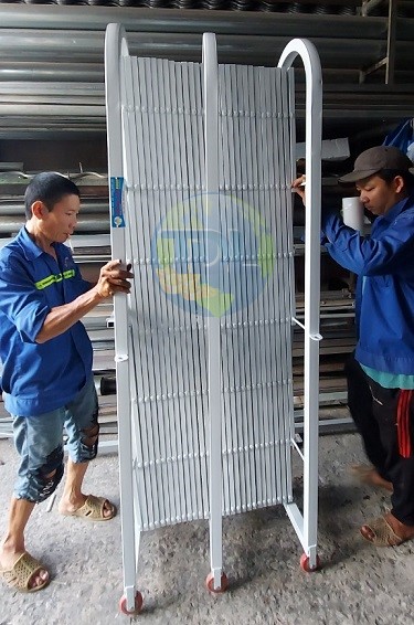 cách làm hàng rào xếp di động sơn tĩnh điện