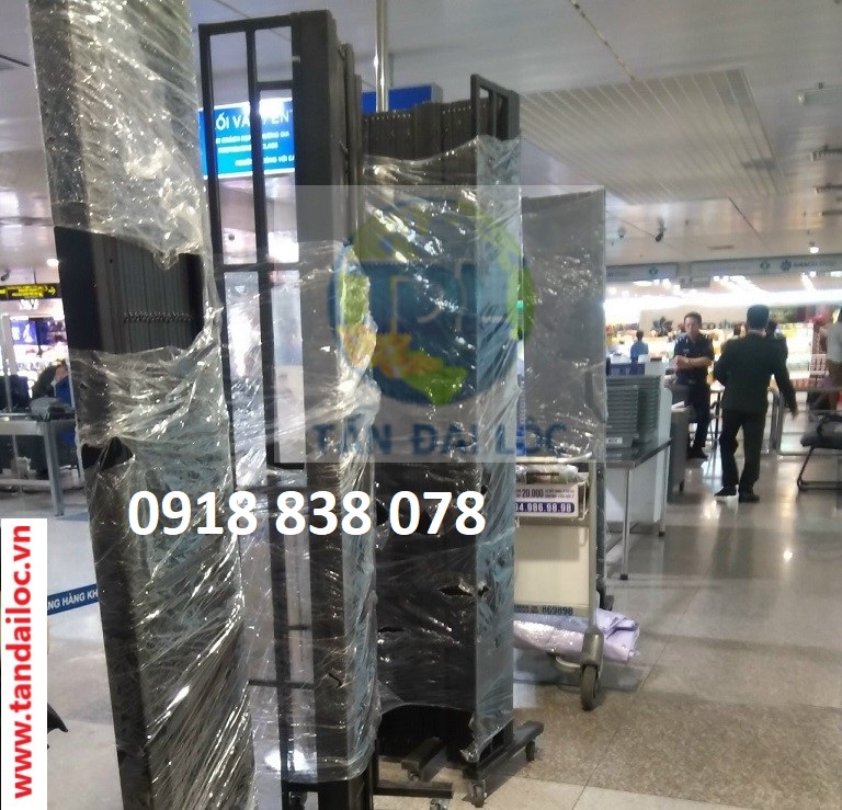 Giao hàng rào xếp di động cho sân bay TÂn Sơn Nhất