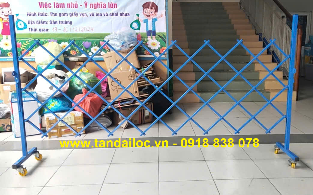 Hệ thống trường học sử dụng hàng rào xếp mẫu chứ T của Tấn Đại Lộc