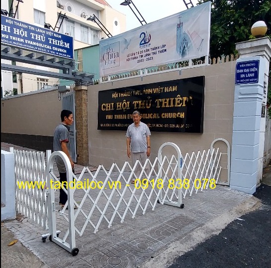combo hàng rào chữ u và chữ t kéo ngang xếp gọn