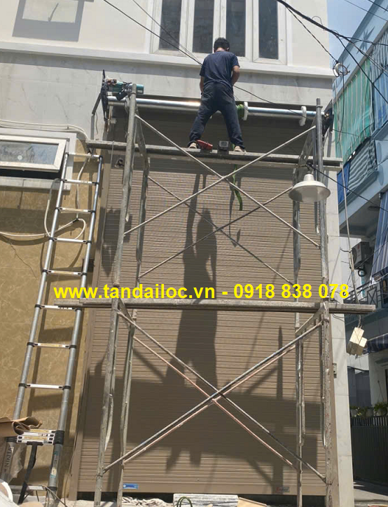 Cửa cuốn nhôm khe thoáng Công nghệ Đức Titadoor PM52A