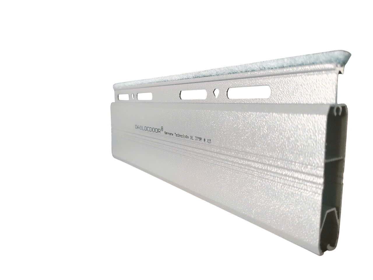 Mẫu lá cửa cuốn khe thoáng Dailocdoor 379R